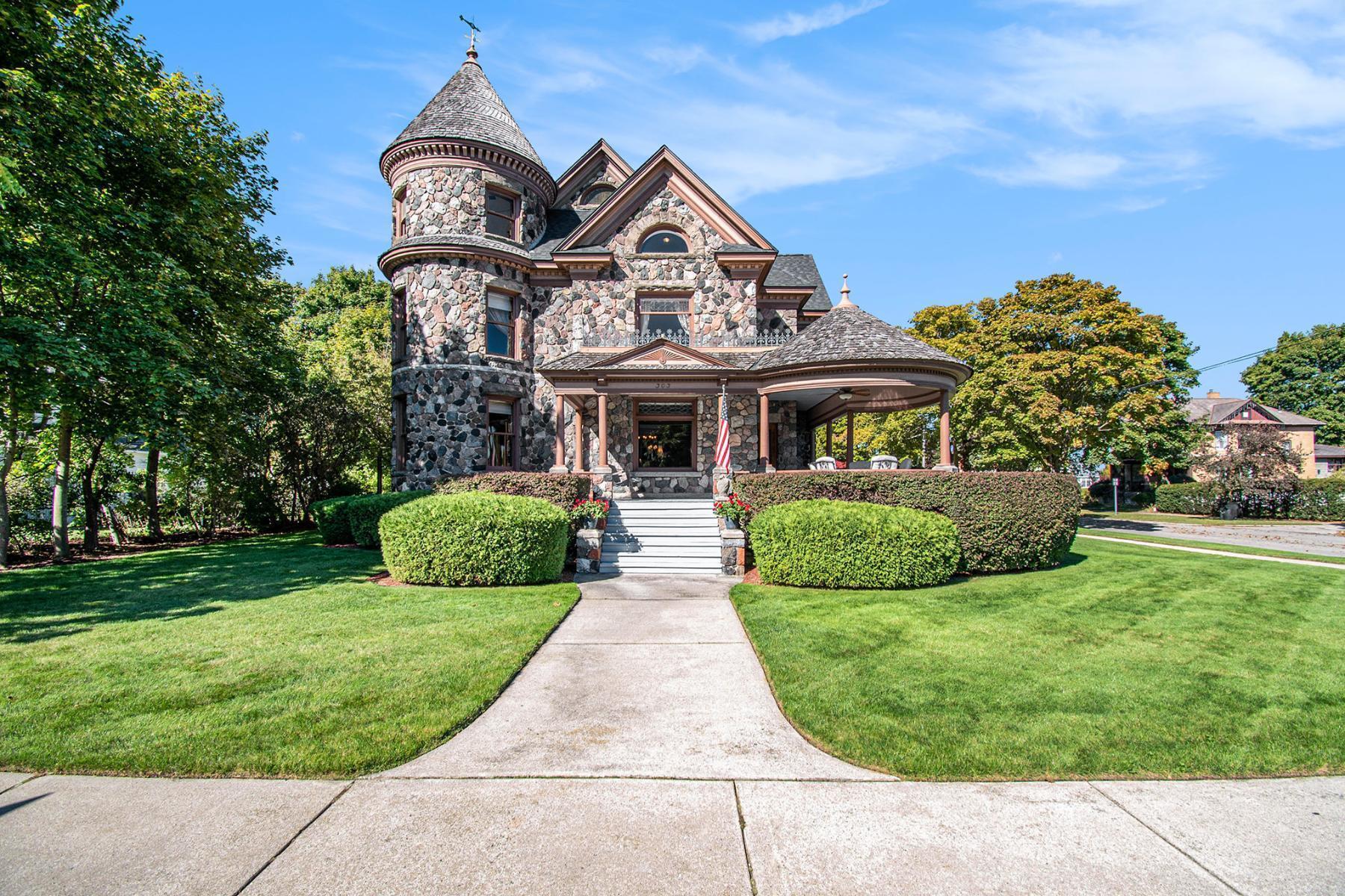 Image 1: 001_next_door_photos_303_5_44