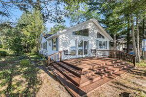 Image 1: Lakeside Deck