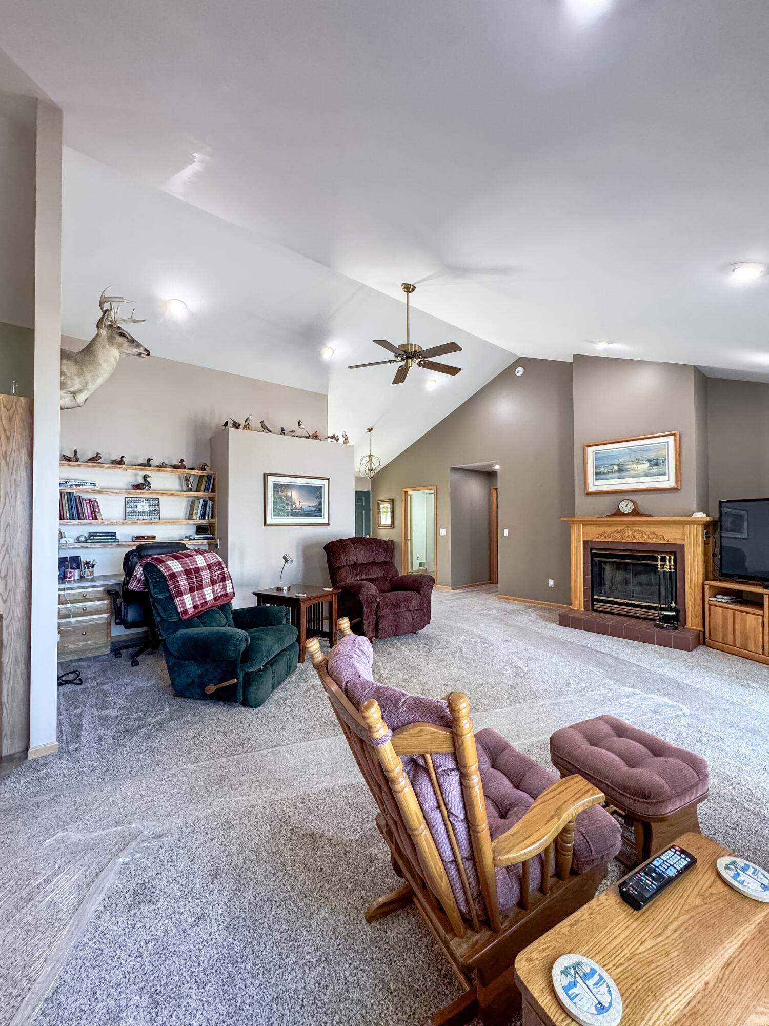 Image 2: Living Room