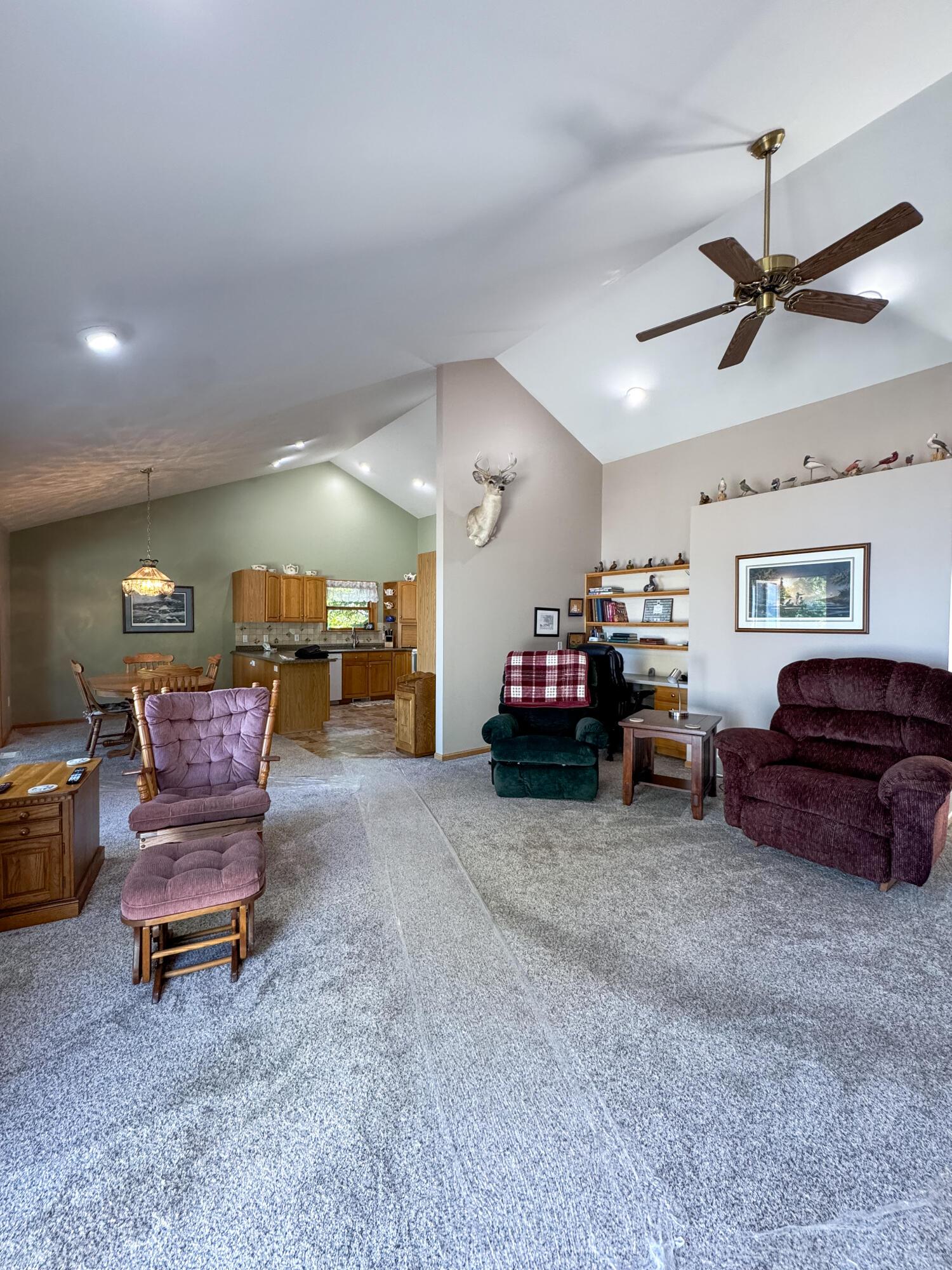 Image 3: Living Room