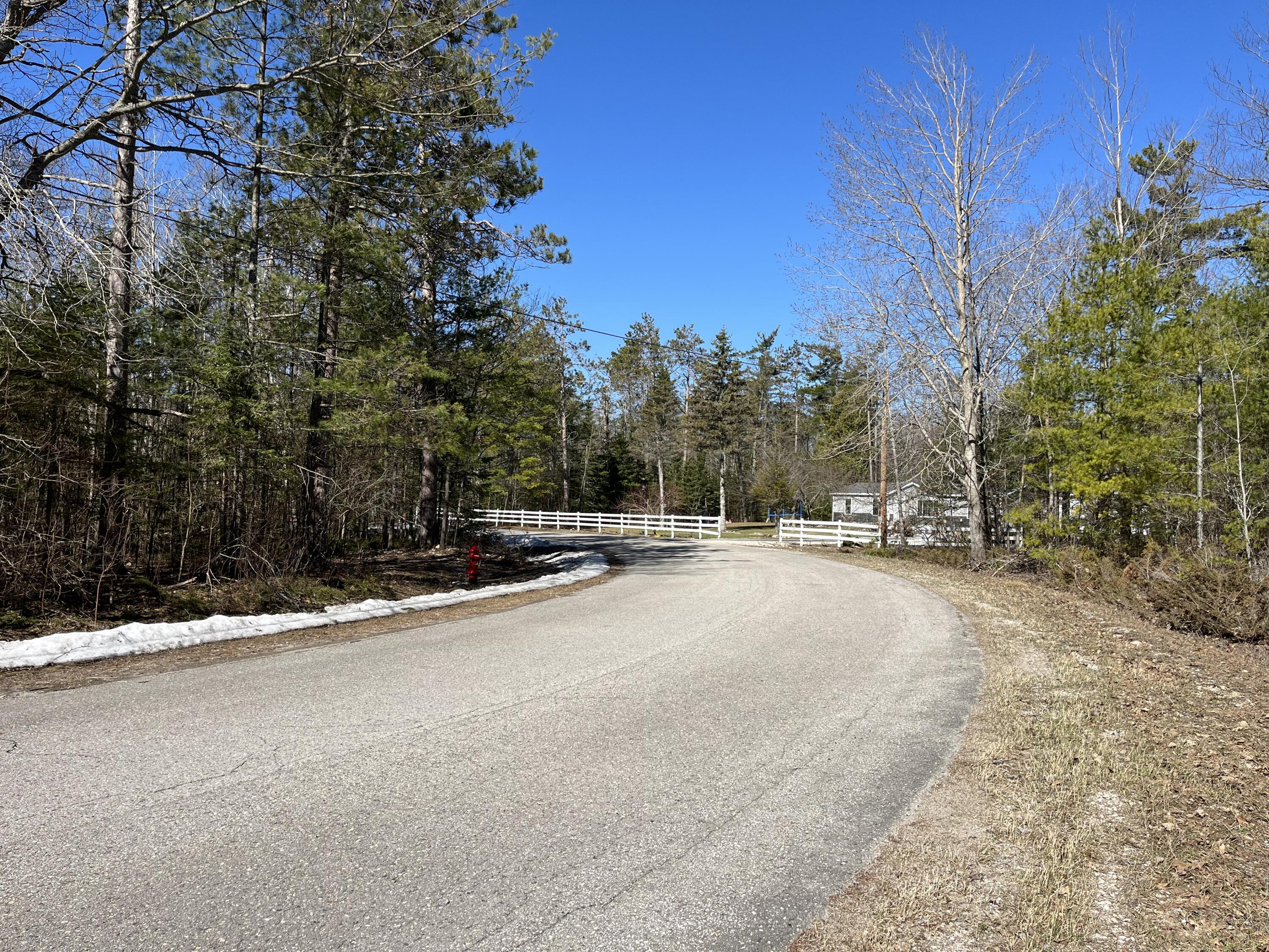 Image 4: Woodhaven Circle East