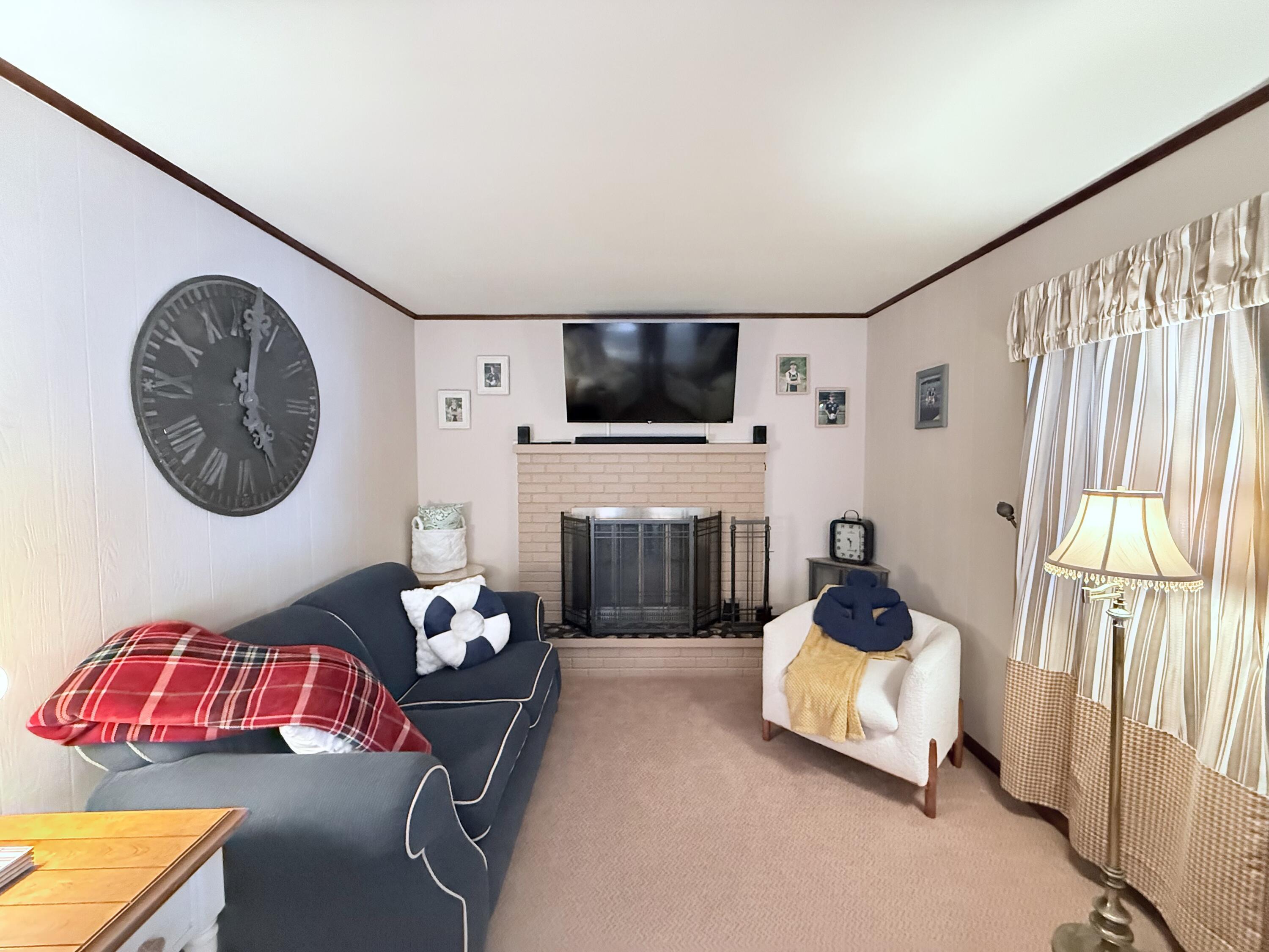 Image 2: Living Room