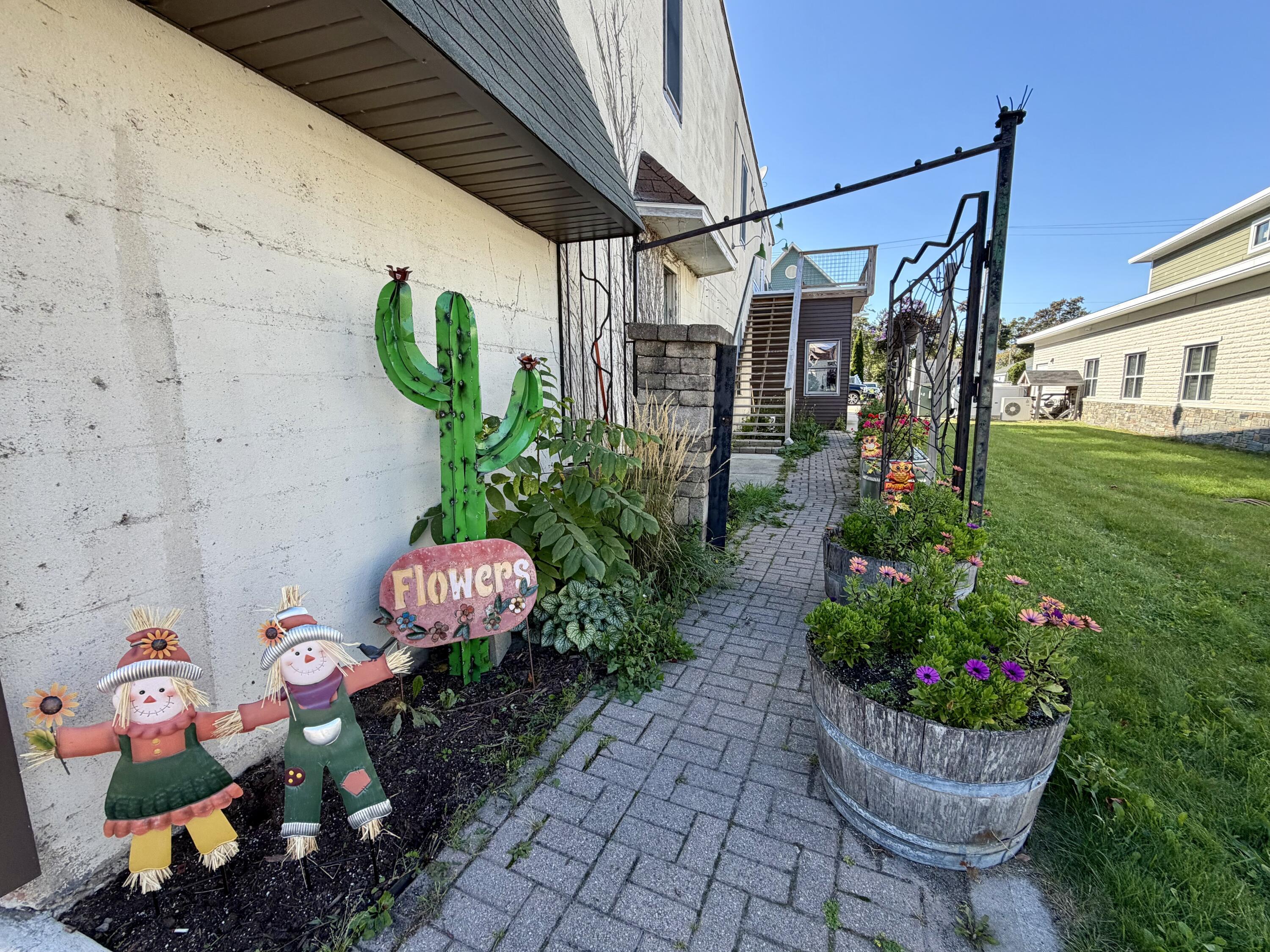 Image 2: Side Entrance