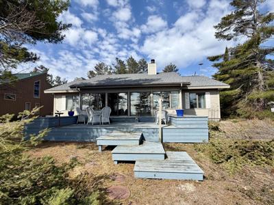 3332 Edgewater Drive
