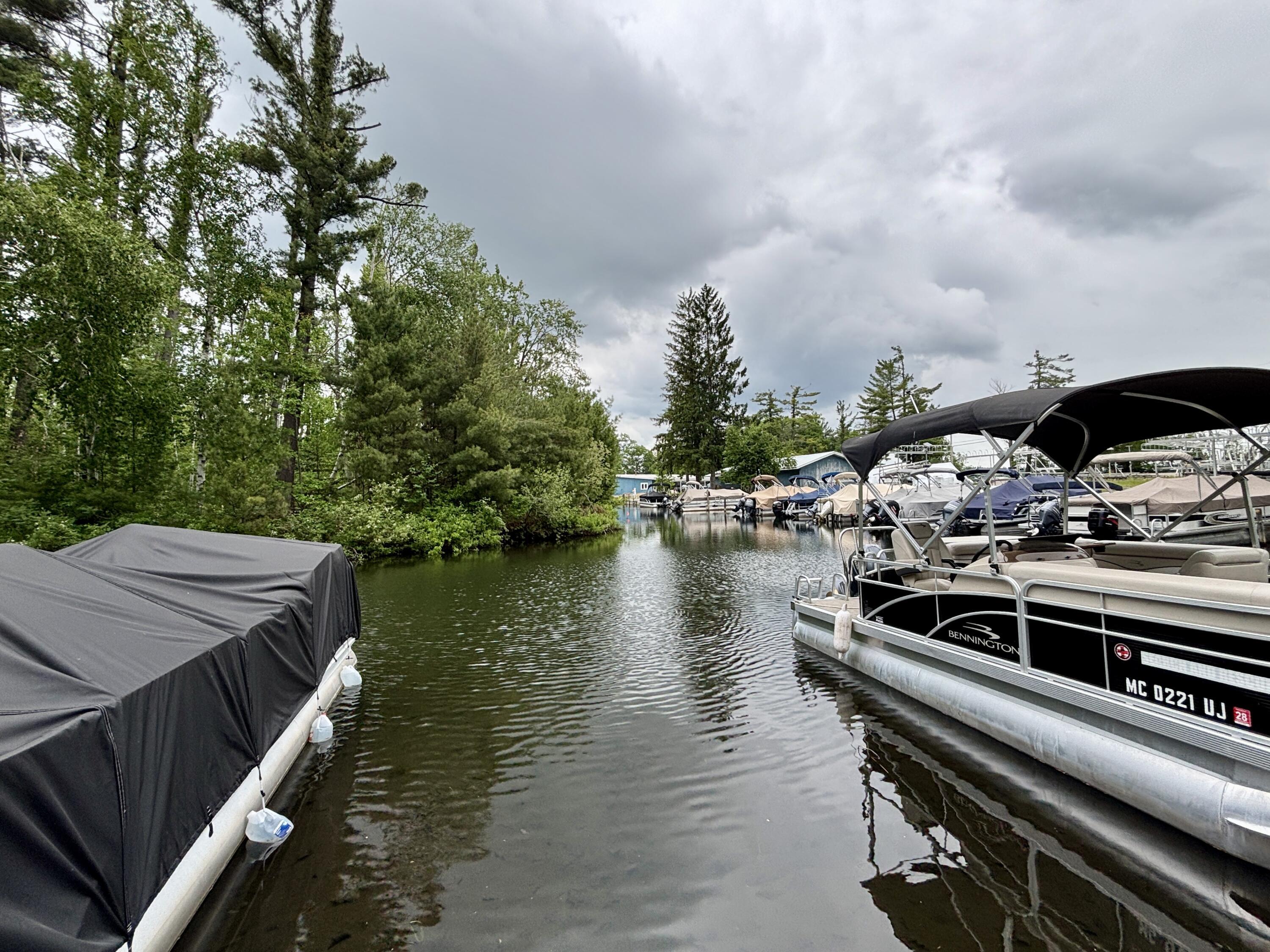 Image 4: Lake access lot near the marina