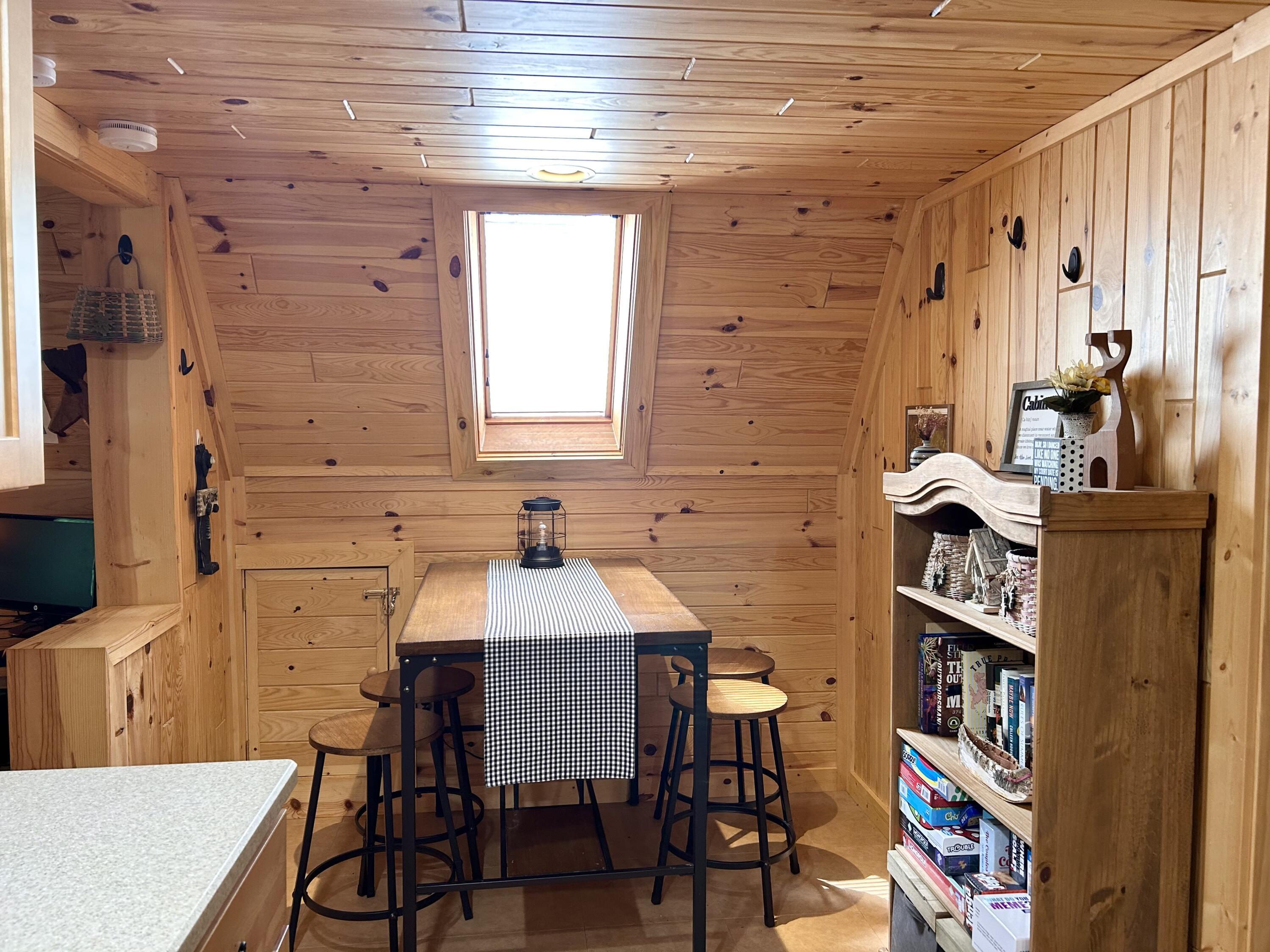 Image 4: Dining Room