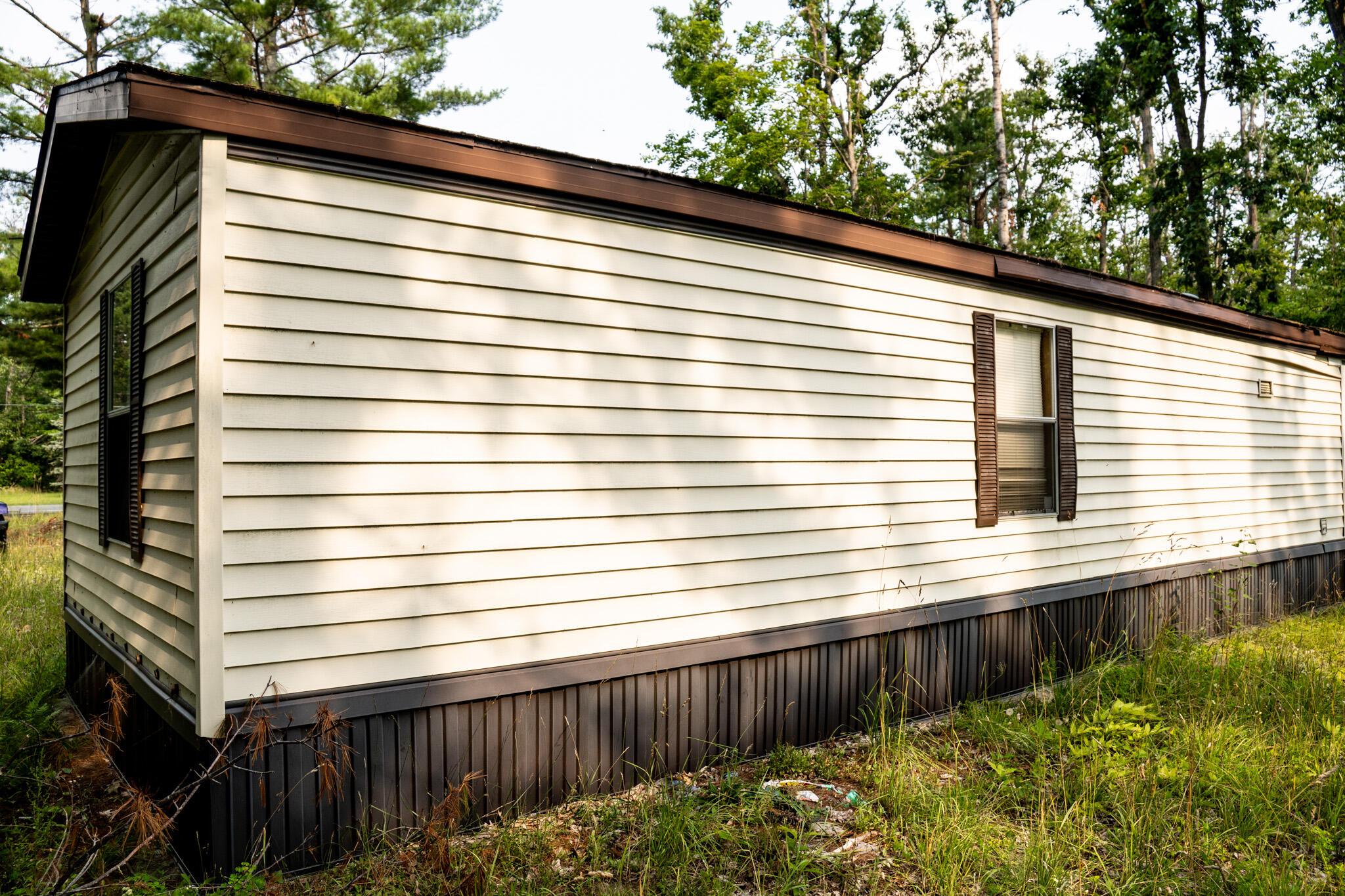 Image 4: Exterior