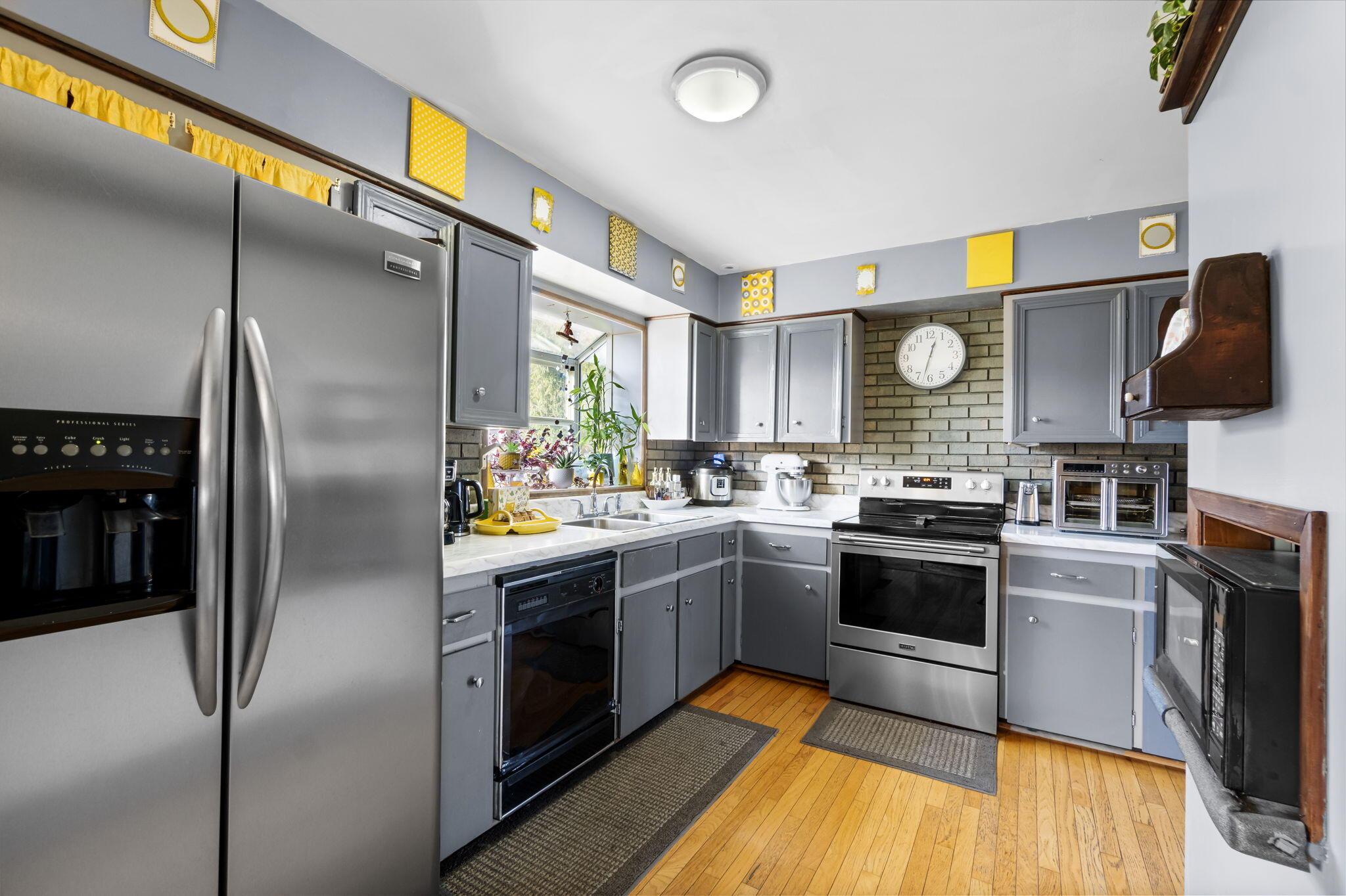 Image 3: 15-web-or-mls-DSC03729