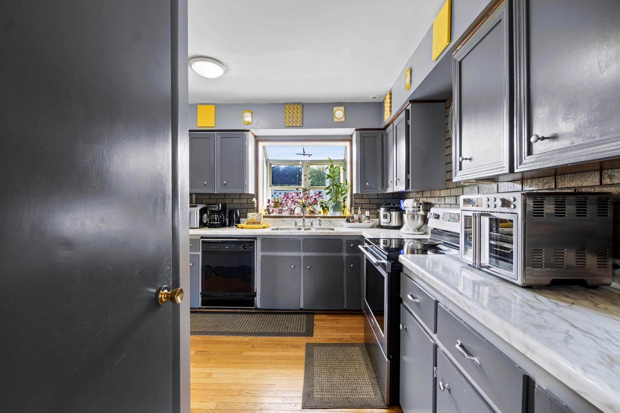 Image 4: 16-web-or-mls-DSC03759