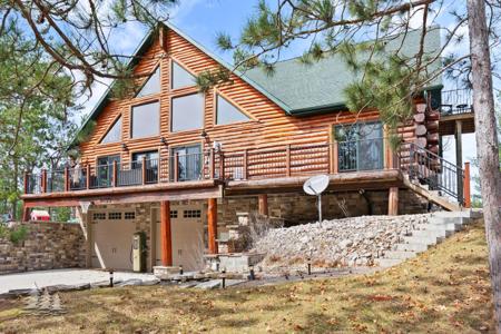 9460 Maple Trail