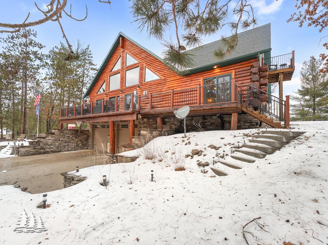 Image 1: 9460 Maple Trl.