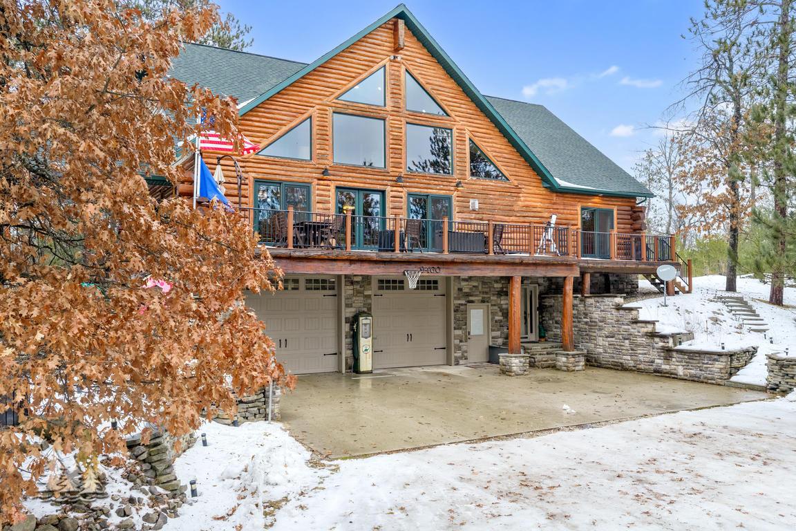 Image 3: 9460 Maple Trl.