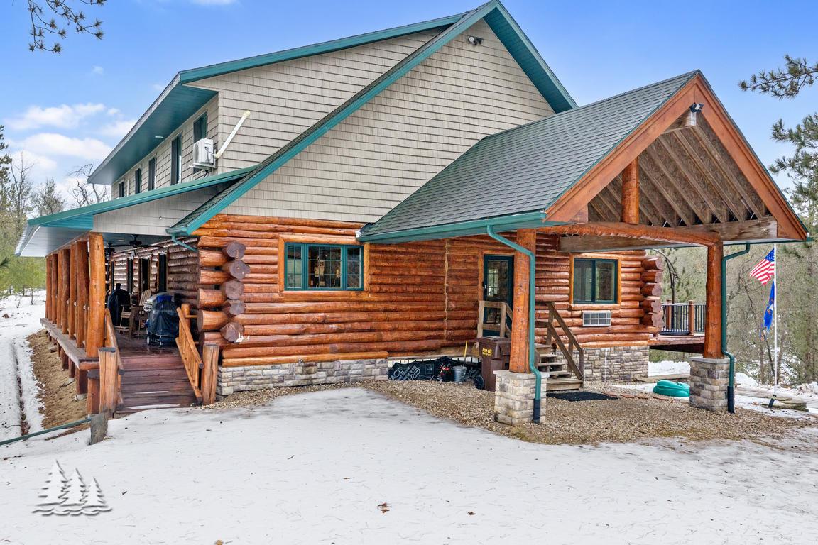 Image 4: 9460 Maple Trl.