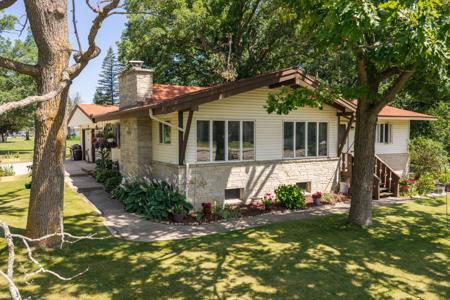 3749 Sheridan Road