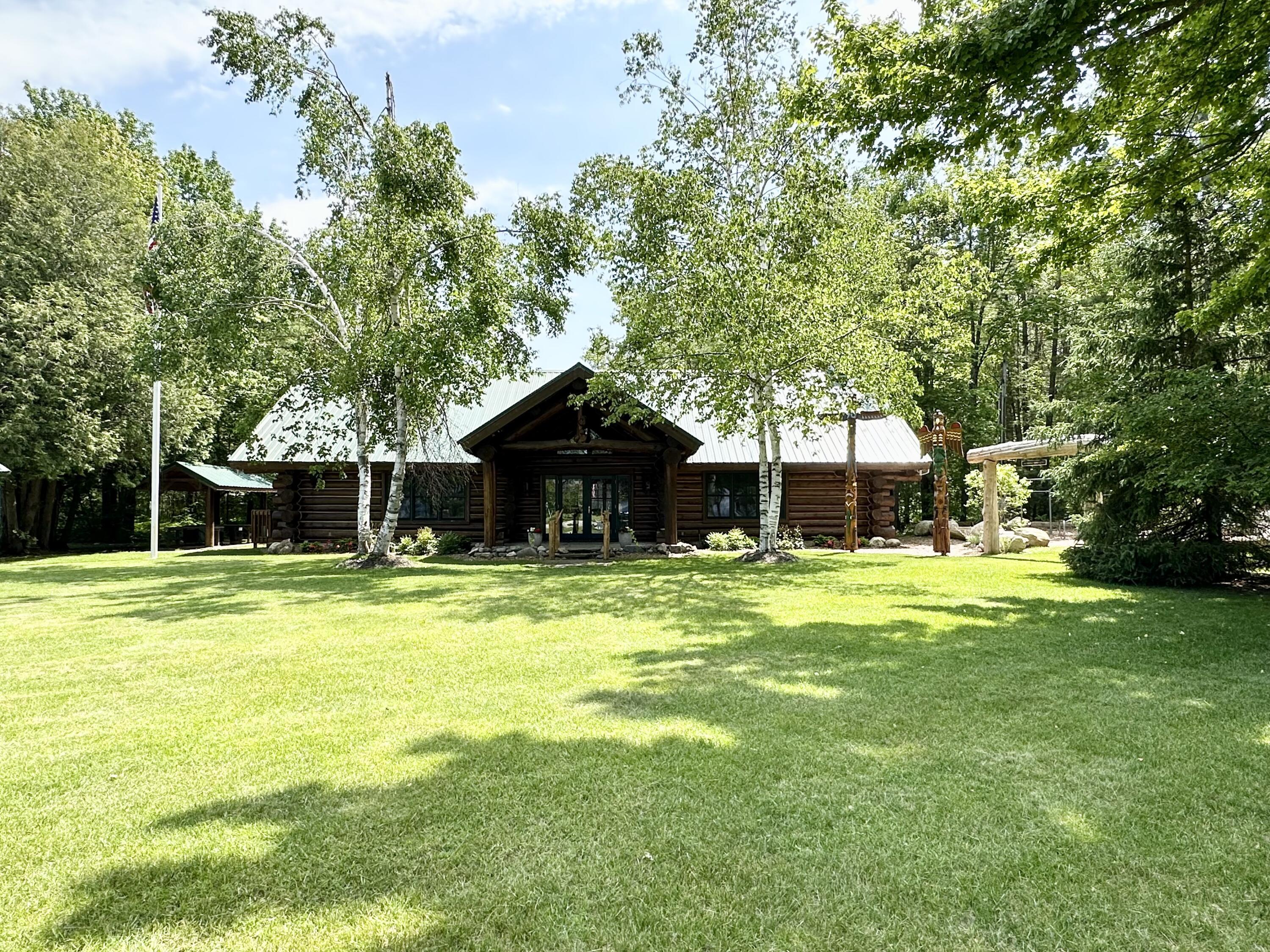 Image 4: Member Club House