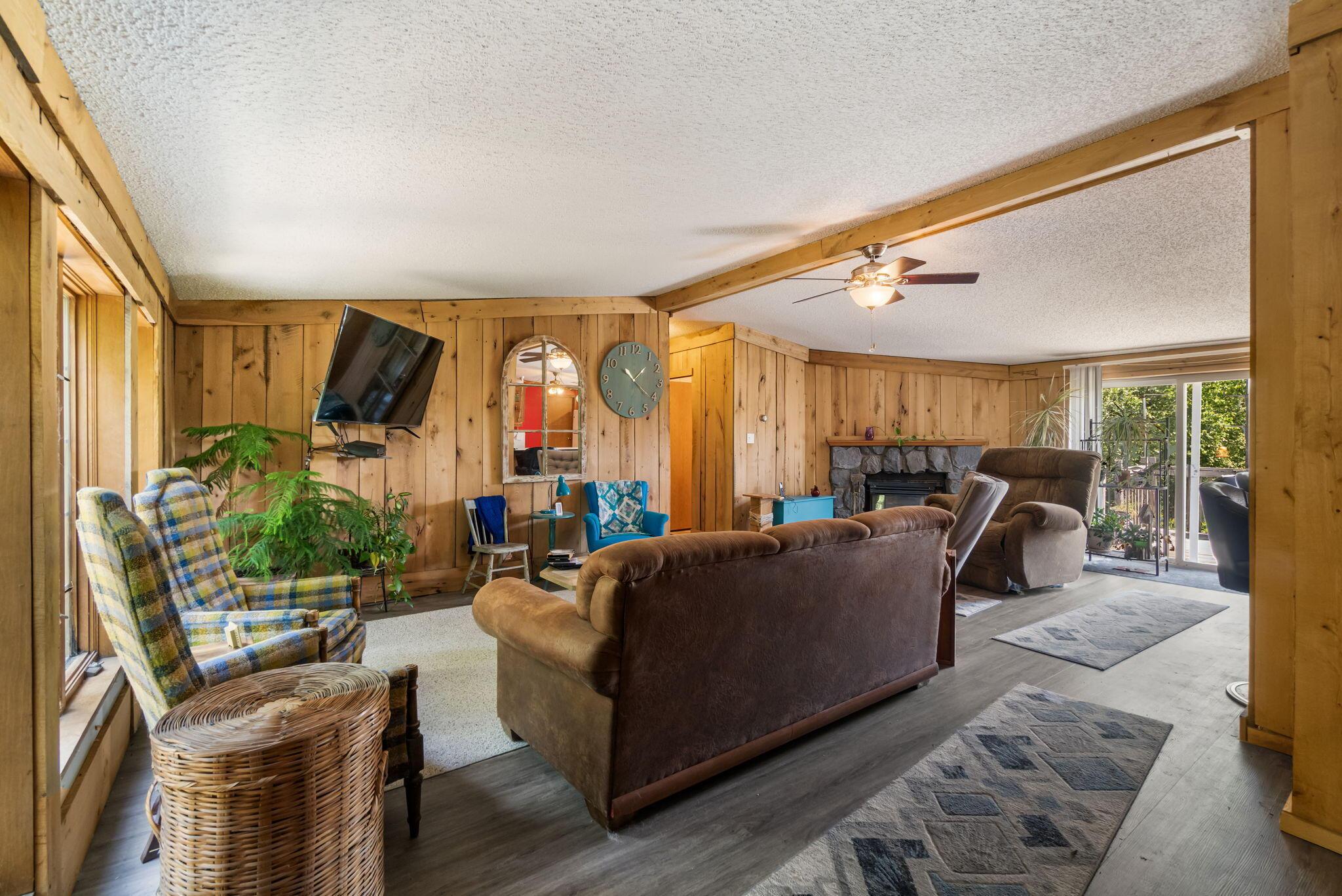 Image 3: 14-web-or-mls-DSC06571