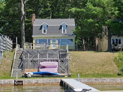 2916 N Portage Avenue