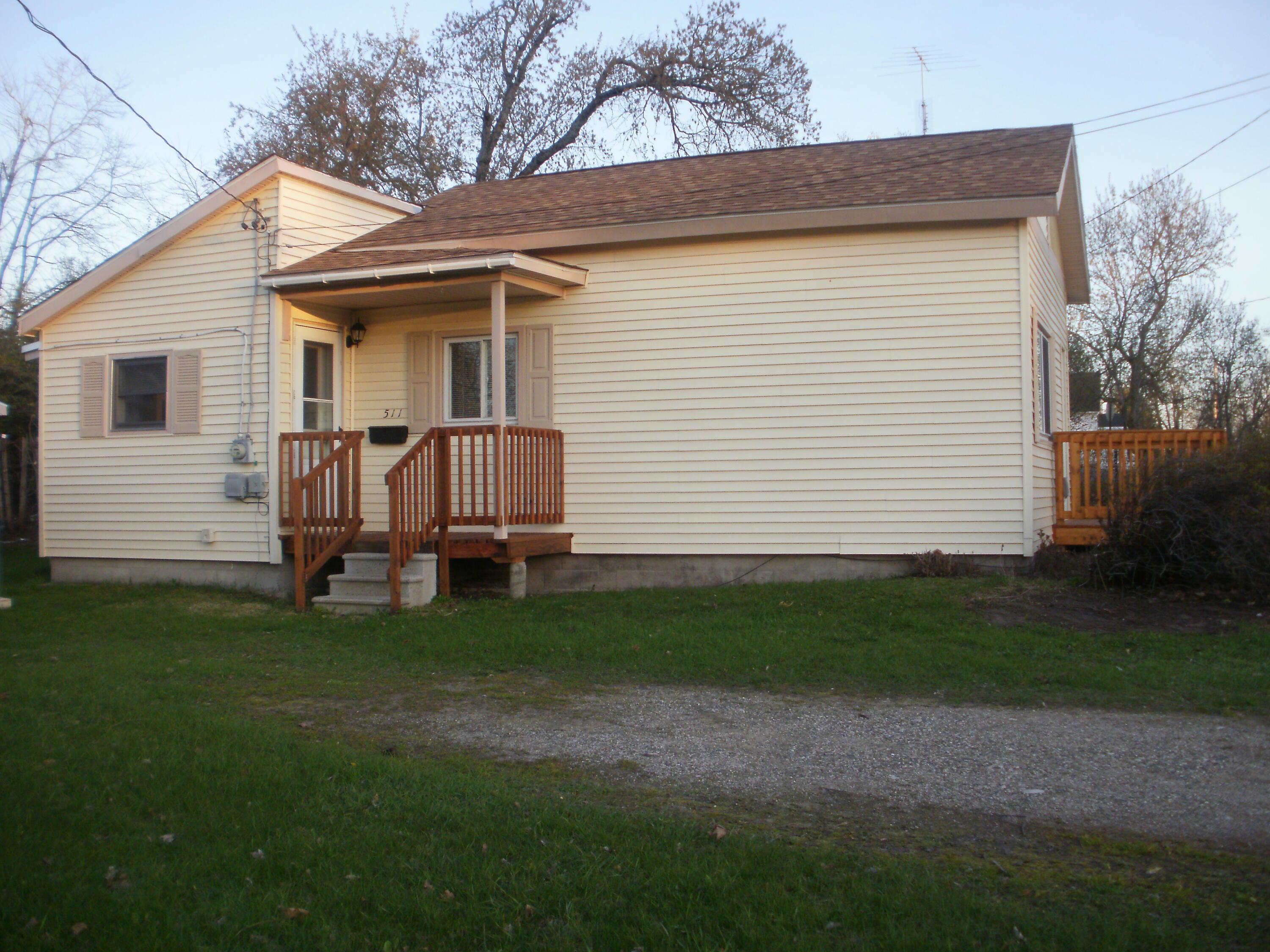 Image 2: Side of Home
