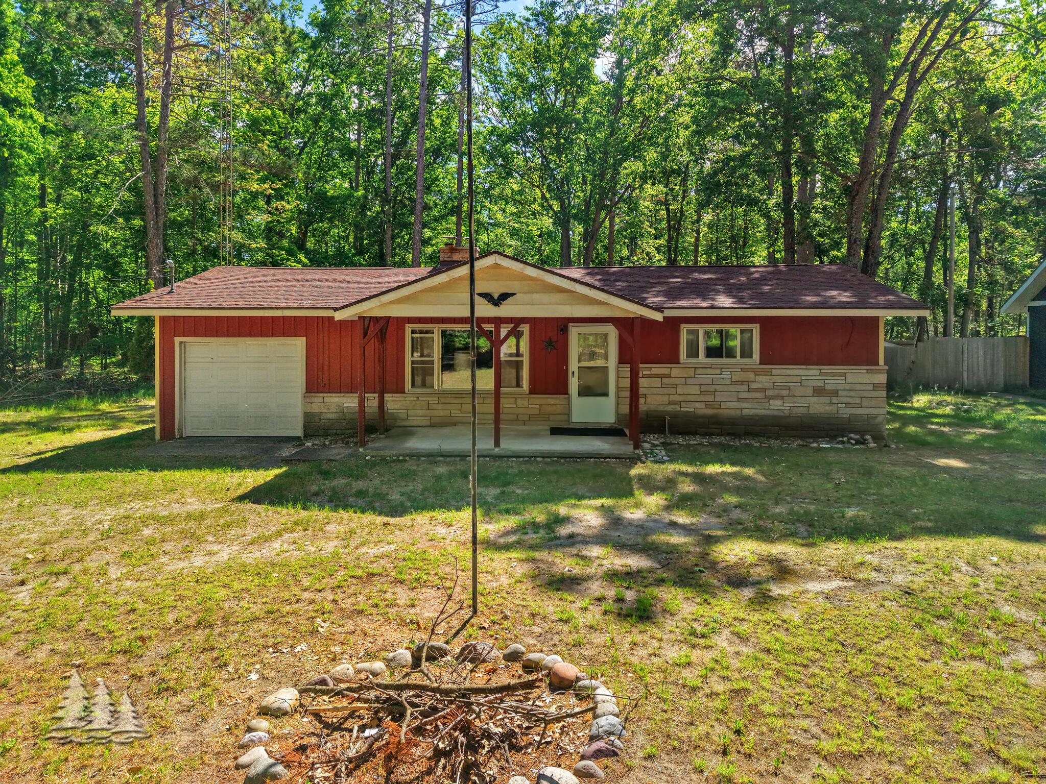 Image 2: 3322 Terrace Dr.