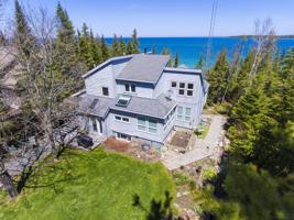 5601 Bay Shore Drive