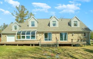 21433 Bluffs Highway