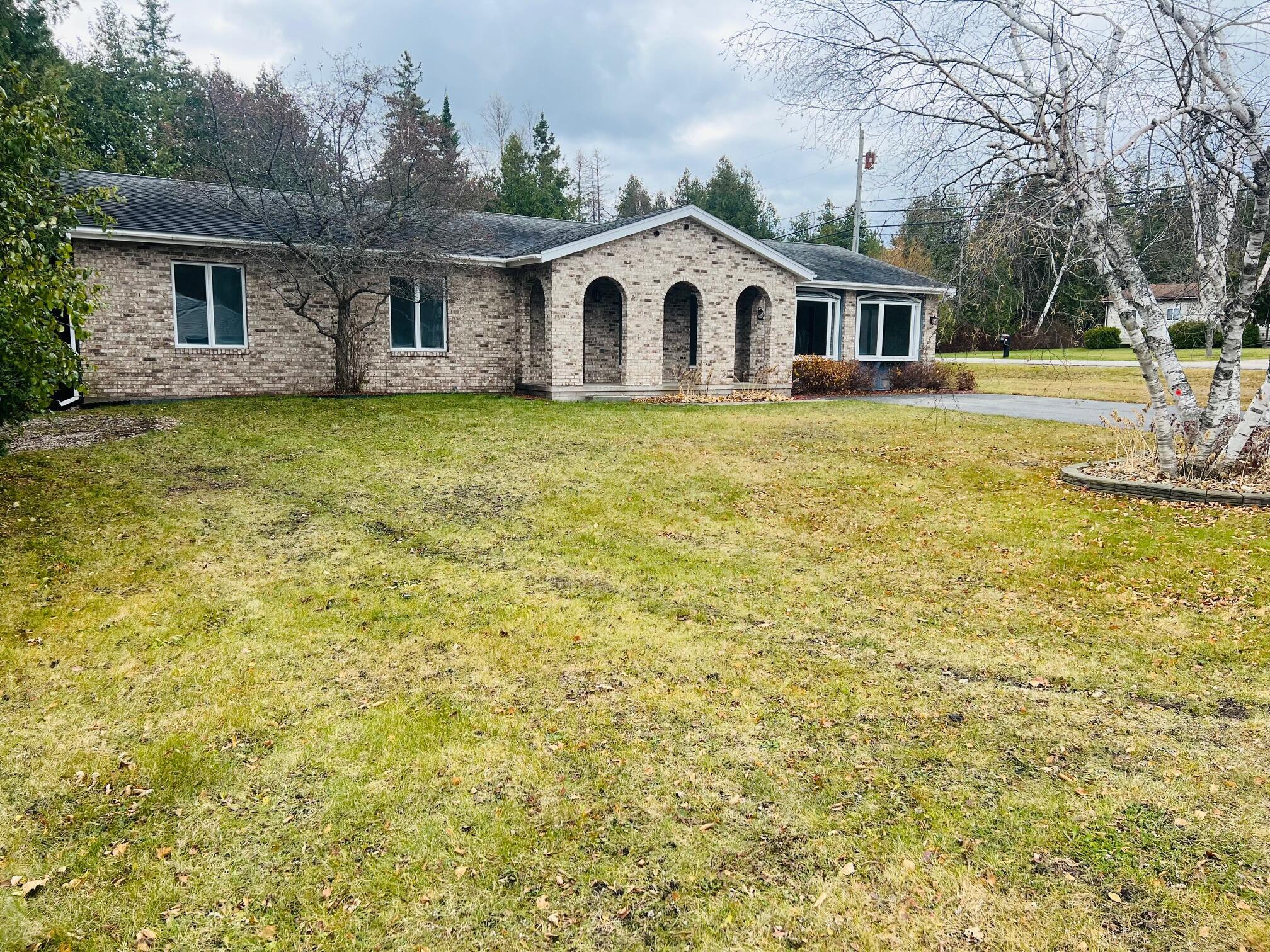 Image 3: Front