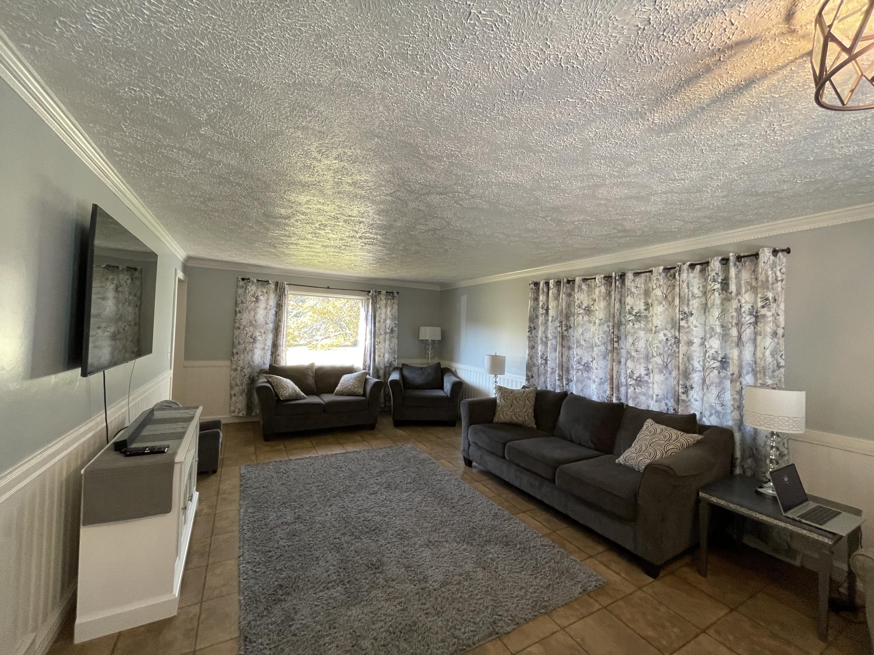 Image 2: Living Room