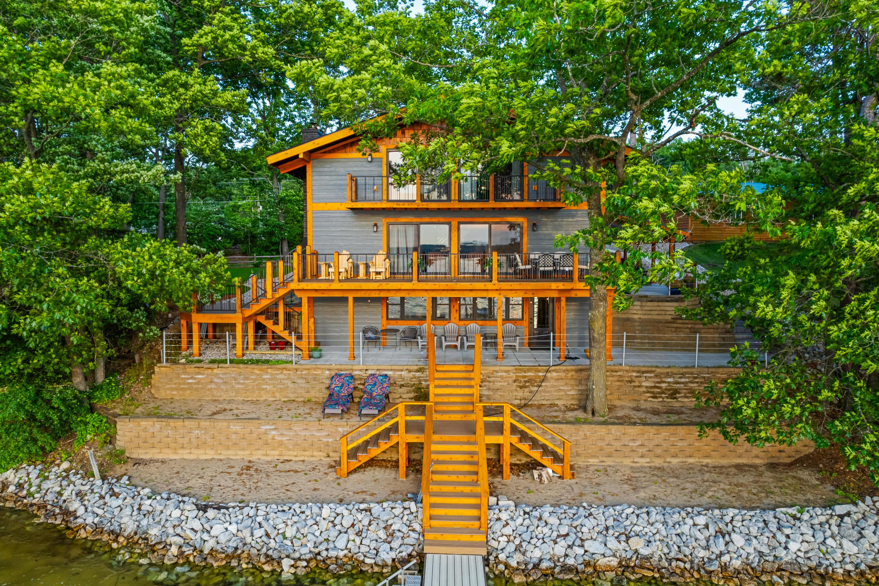 Image 4: Lake Side