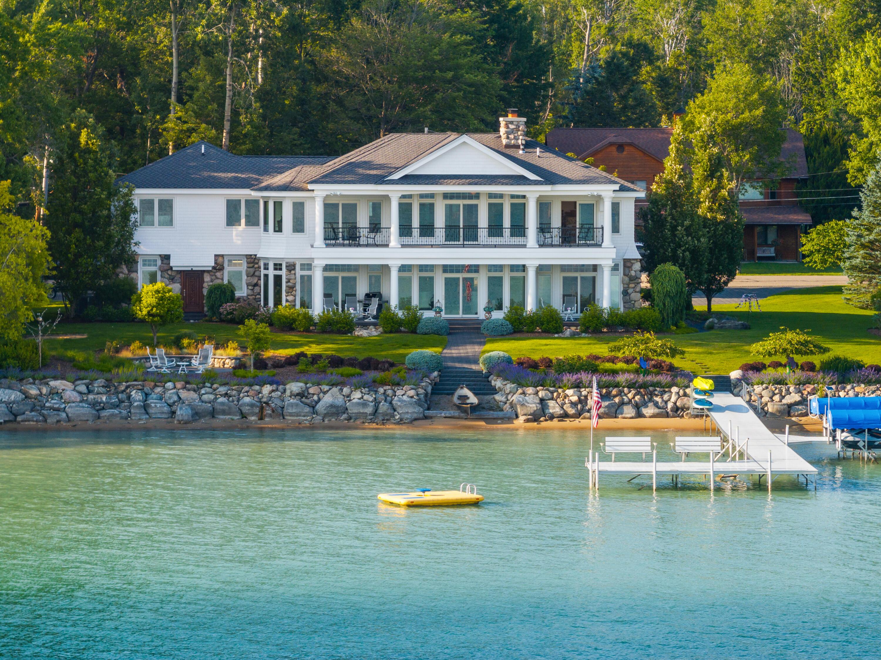 Image 1: DJI_20250709190432_0377_D (4)