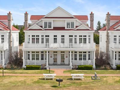 623 Lakeside Court