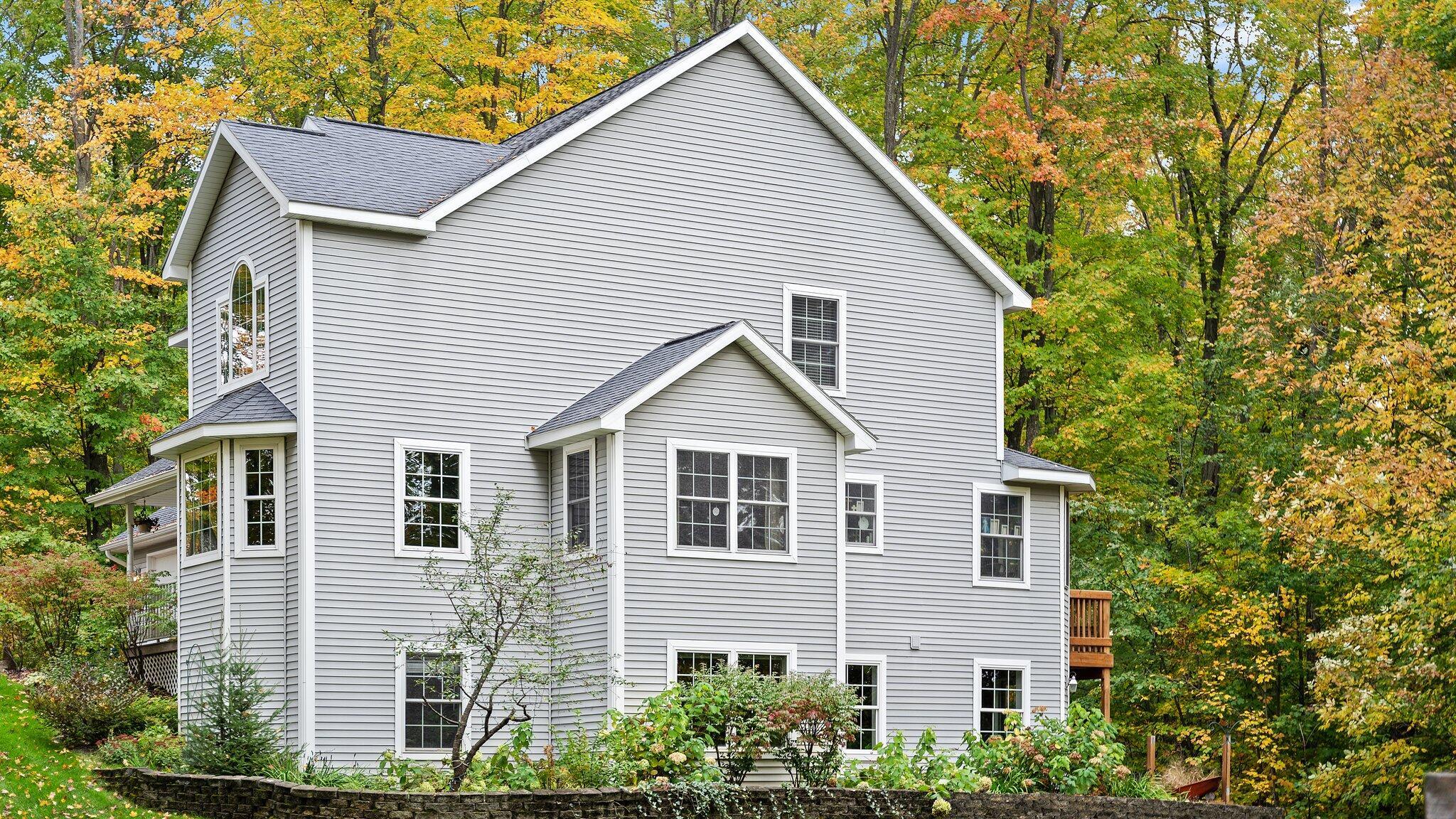 Image 3: 33-web-or-mls-DSC01438