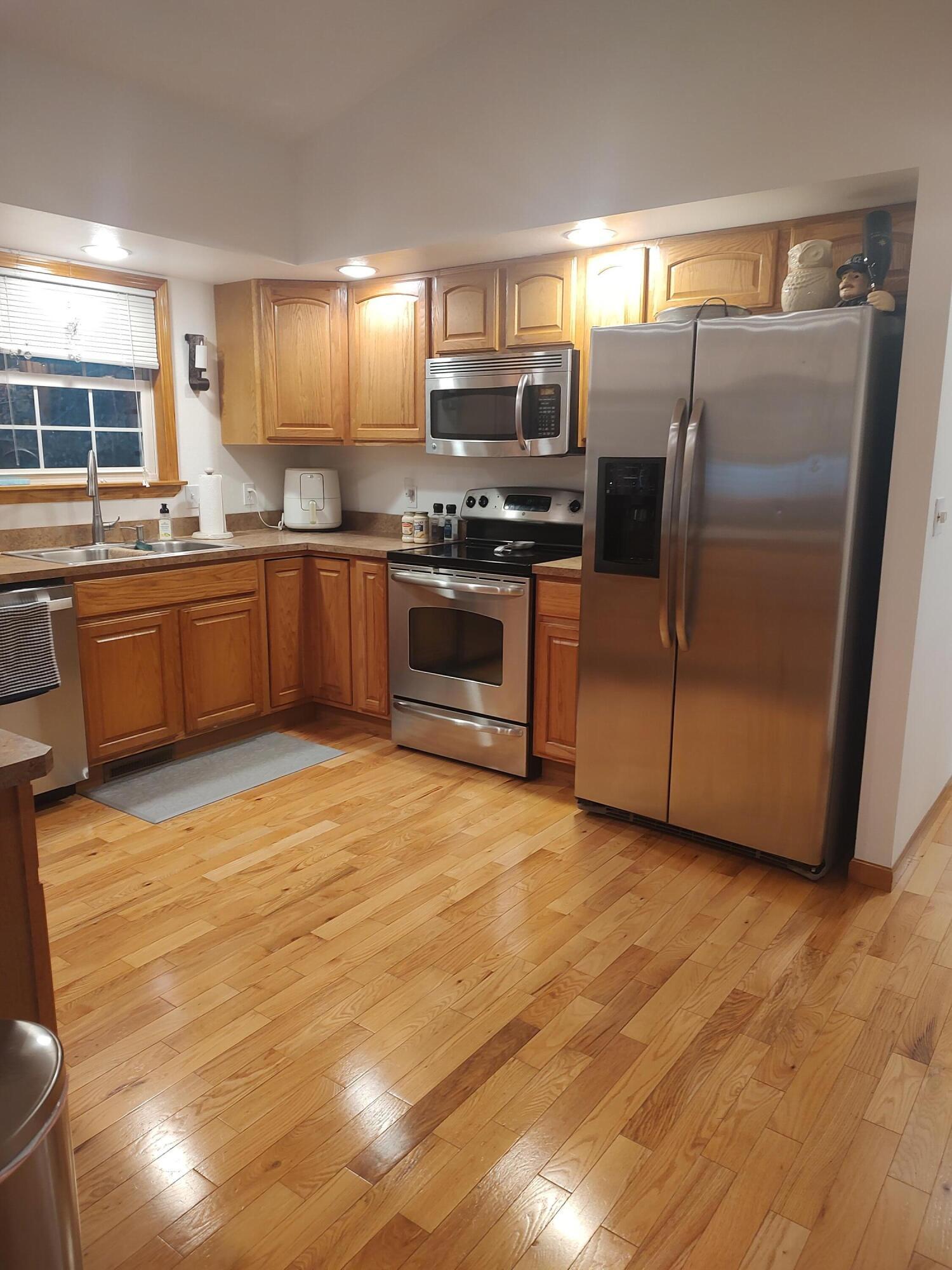 Image 3: kitchen (3)