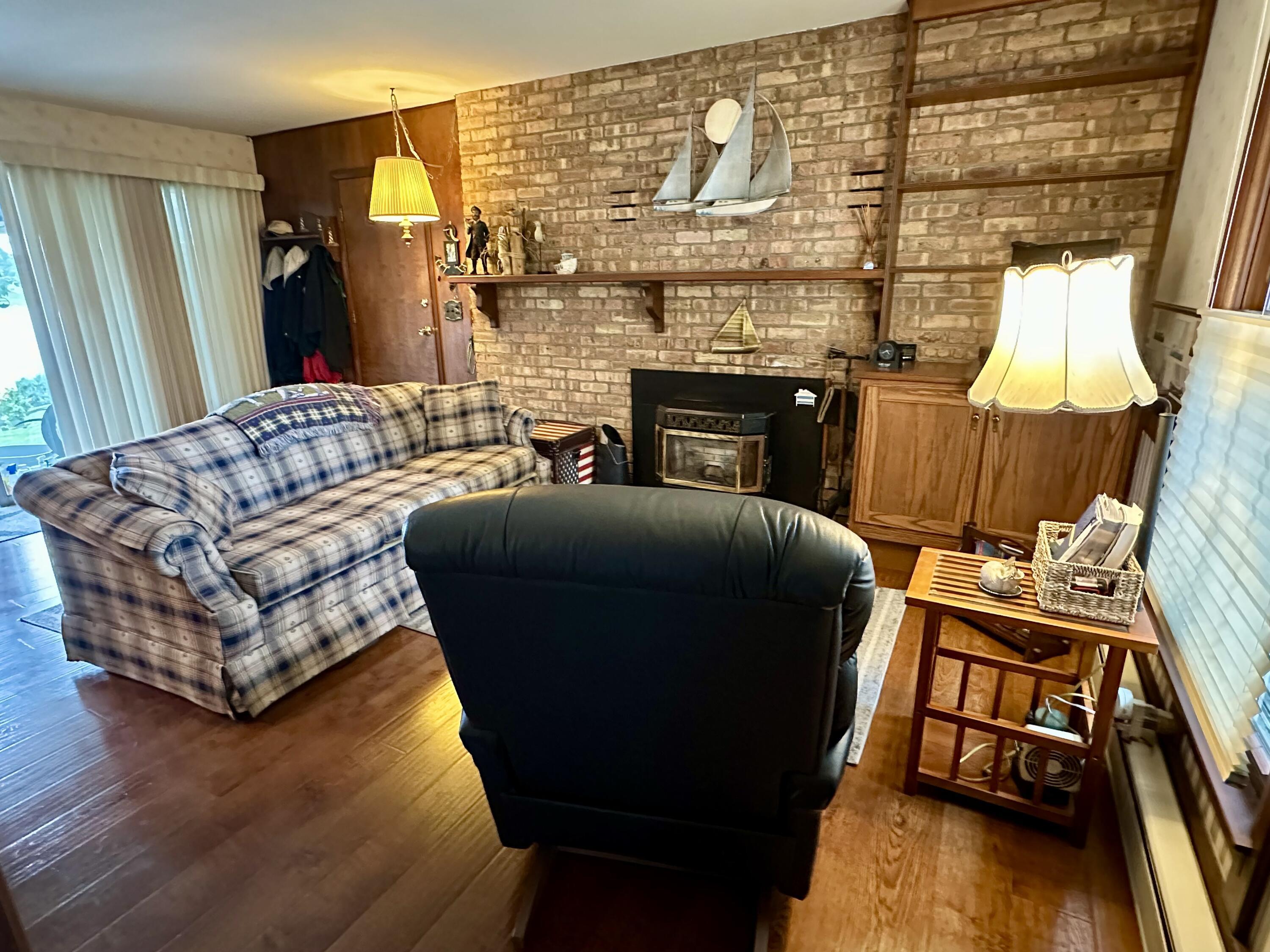 Image 4: Family Room