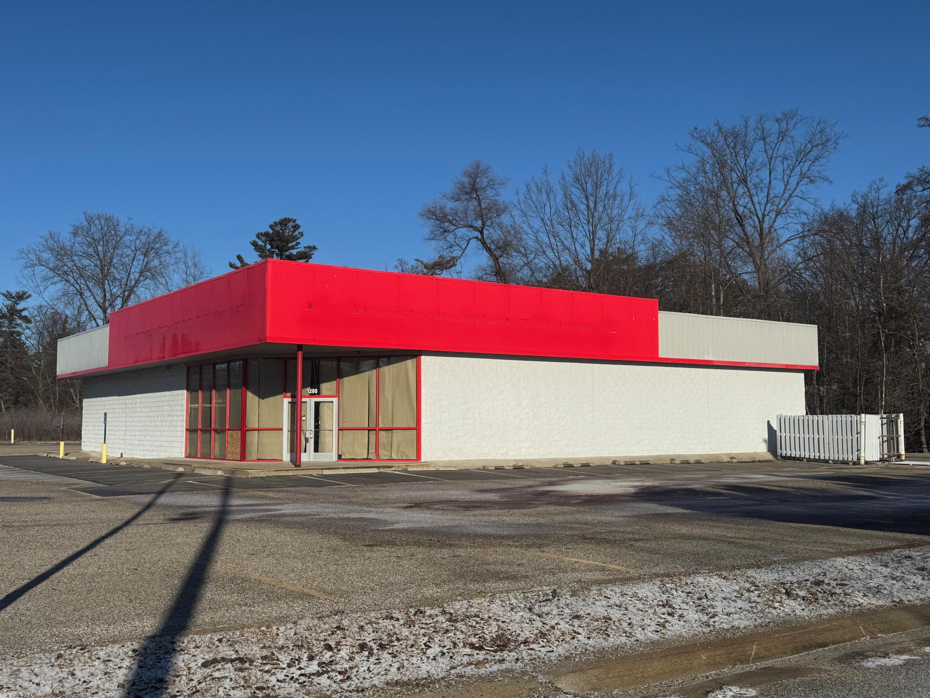 Image 3: White Box Bldg