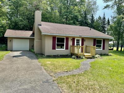 7664 Woodlea Road W