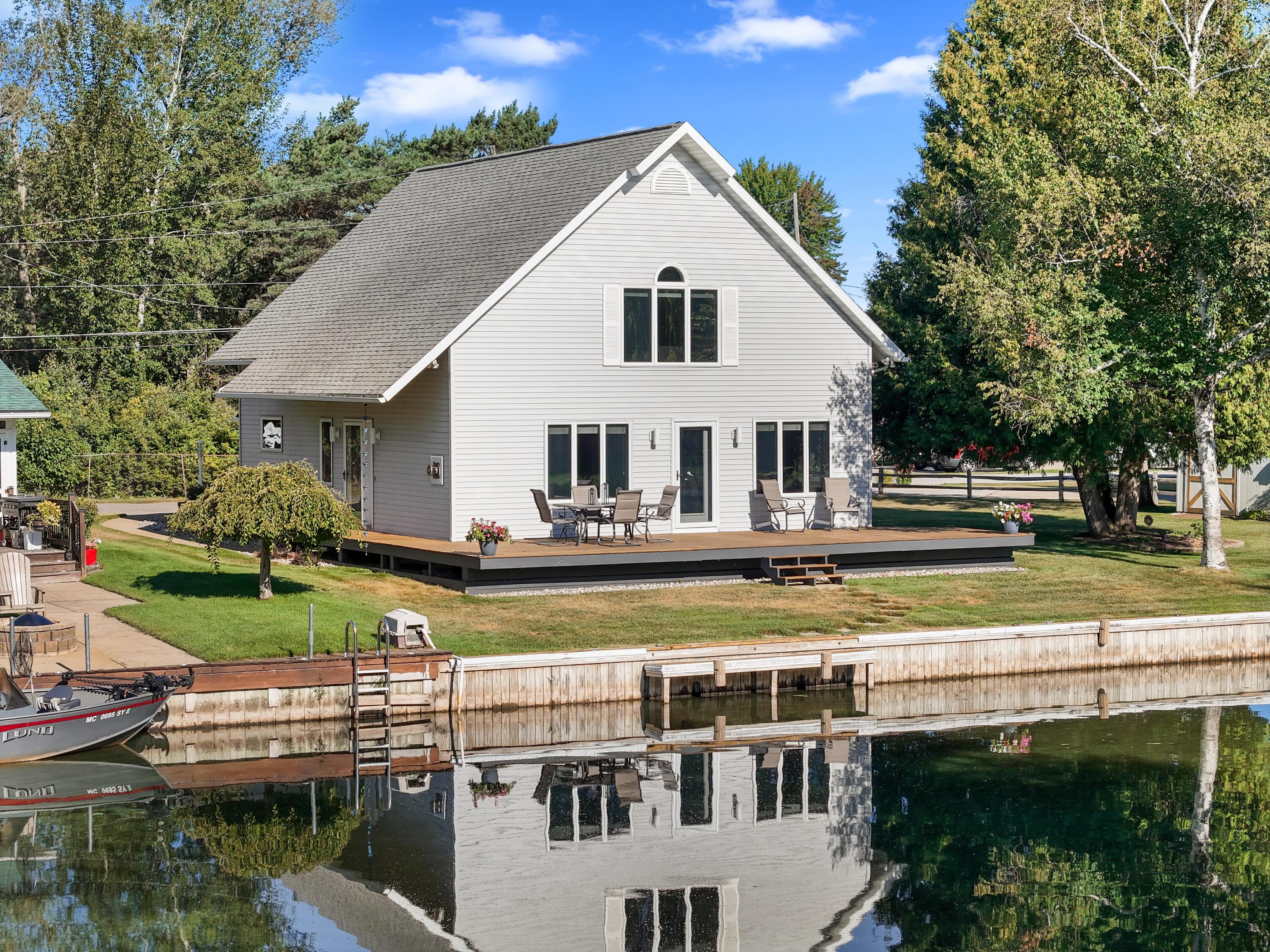 Image 2: DJI_20250820195413_0142_D