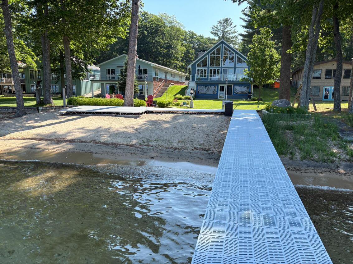 Image 2: Exterior from Dock