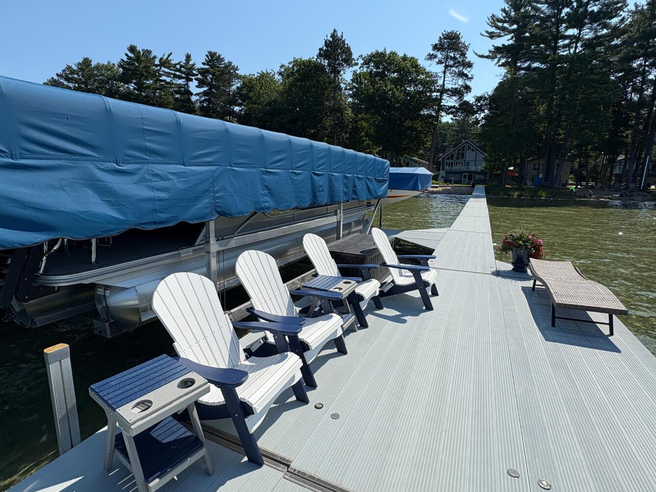Image 4: Dock