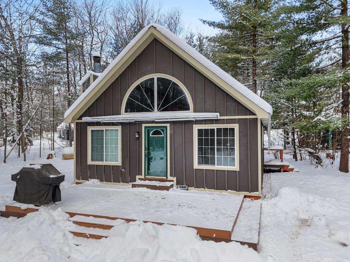 Image 1: 120 Smiths Blvd