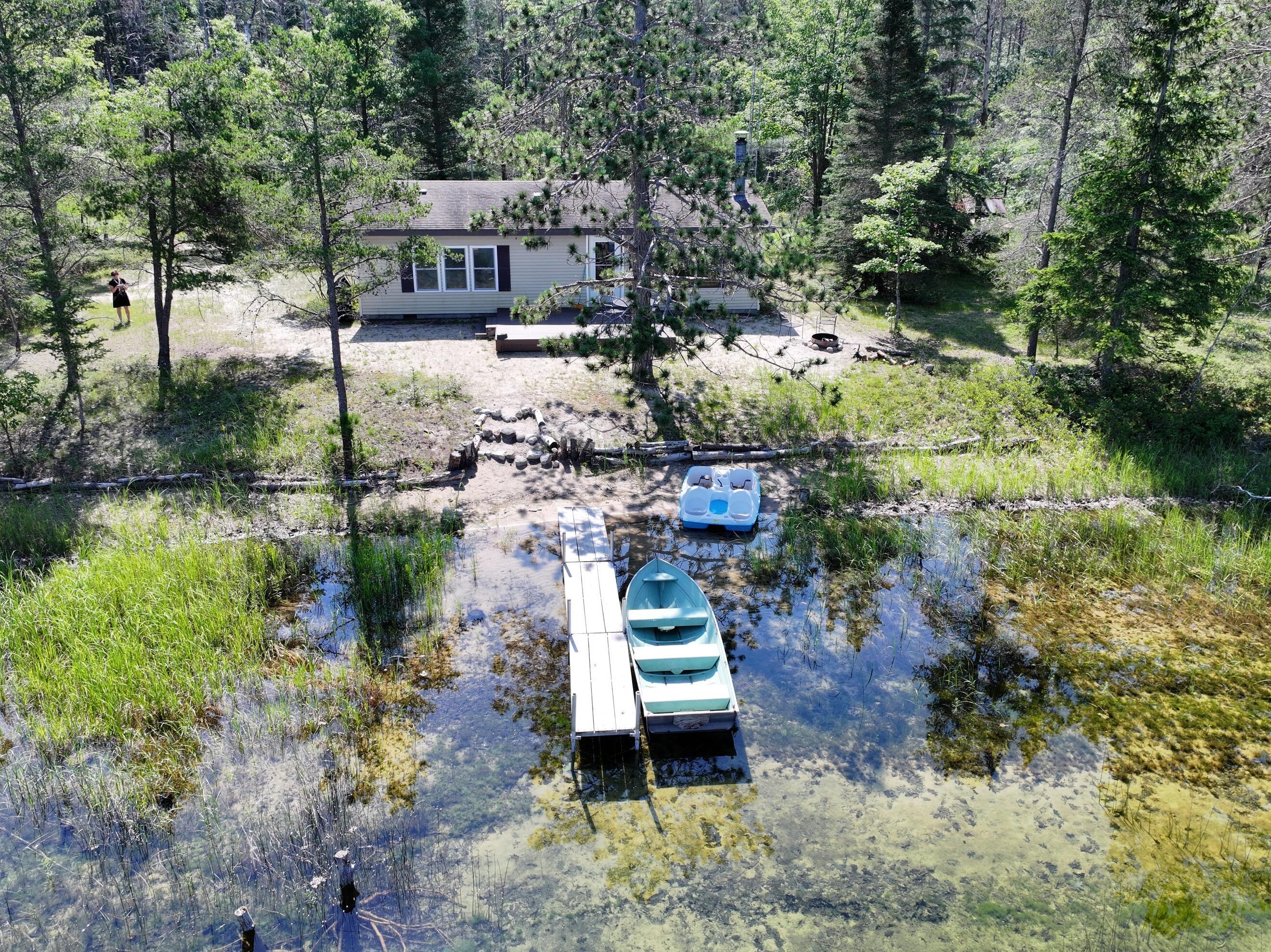 Image 4: Gradual Slope to the Lake