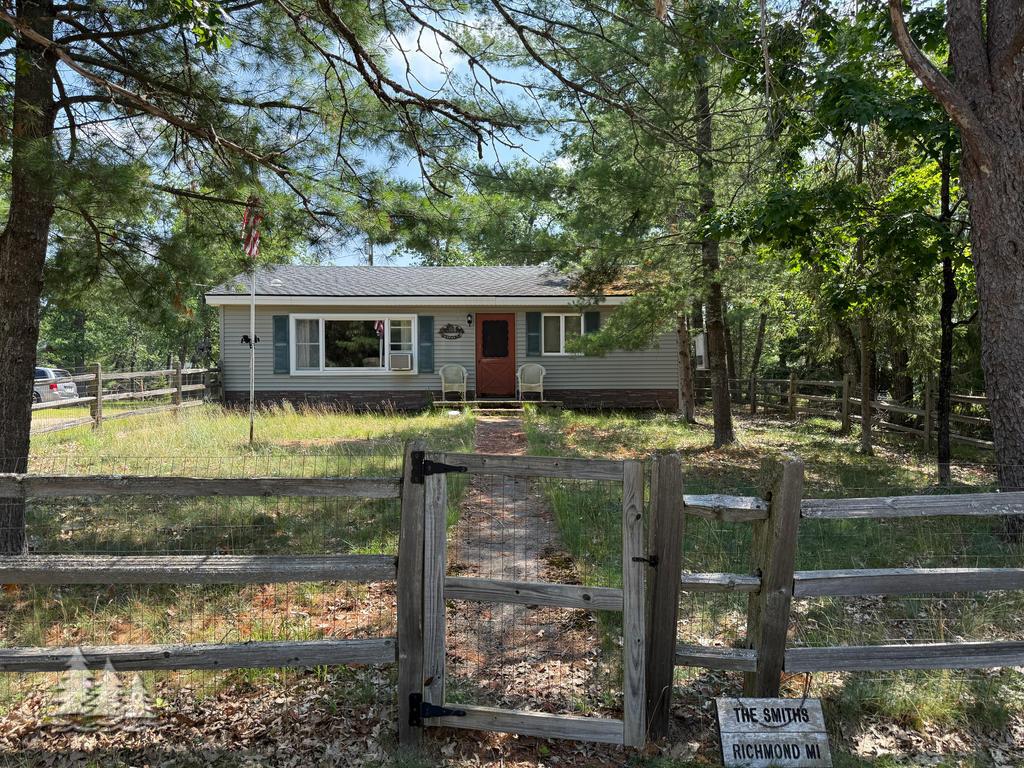 Image 2: Smith Summer8