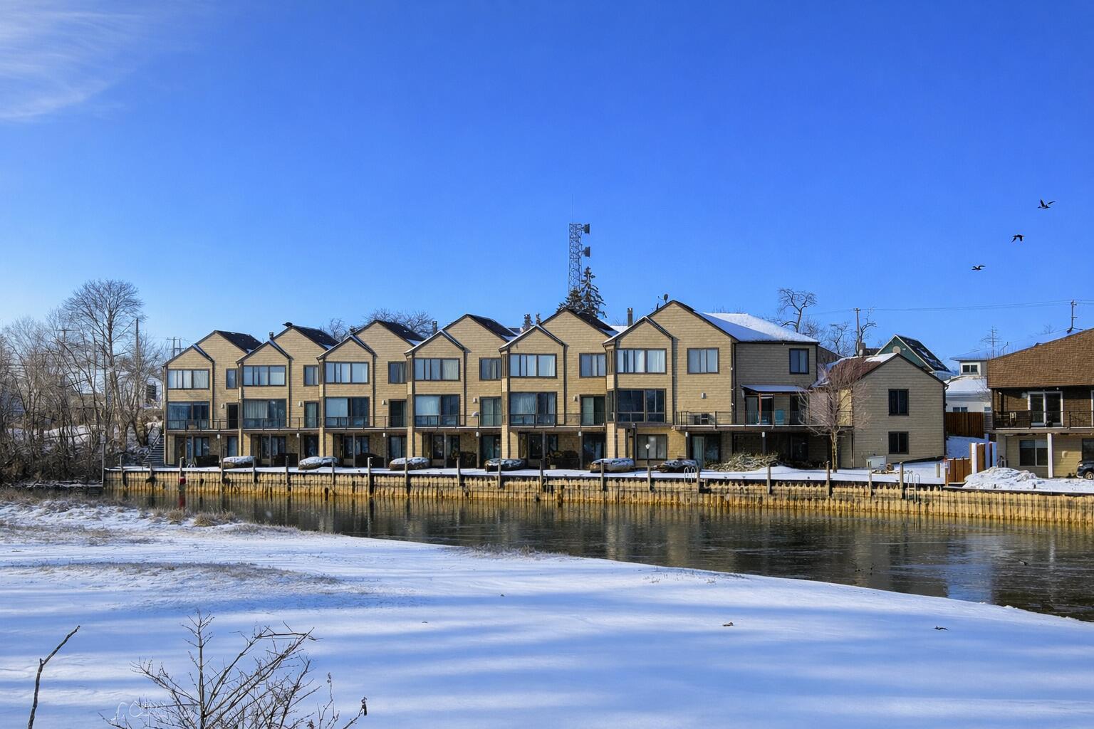 Image 1: 3rd Unit from Left