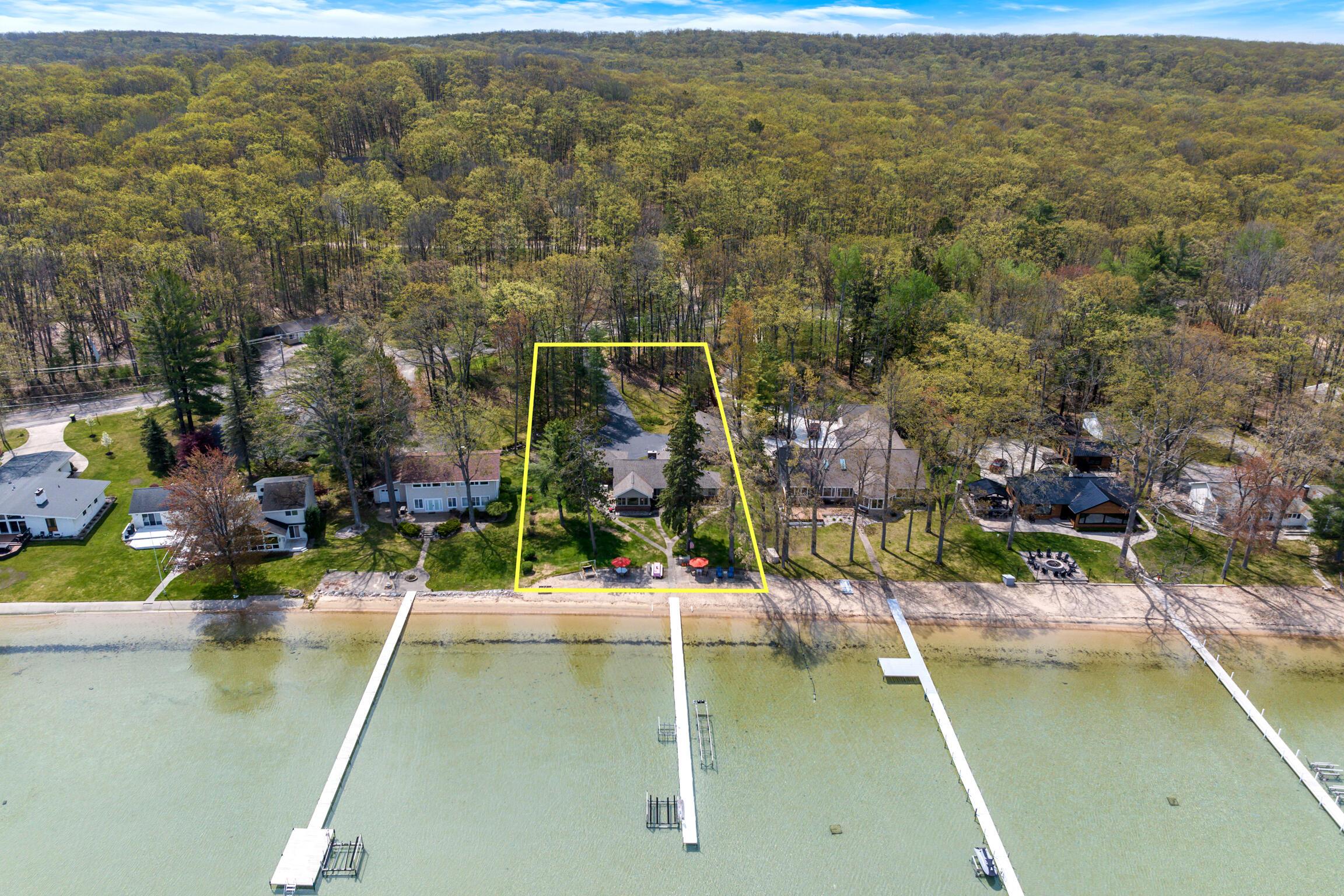 Image 4: Aerial Lot View