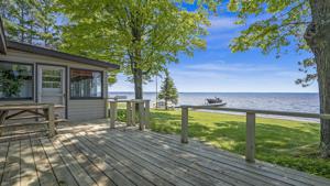 21869 Bluffs Highway