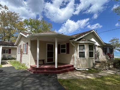 4320 N Lakeshore Drive