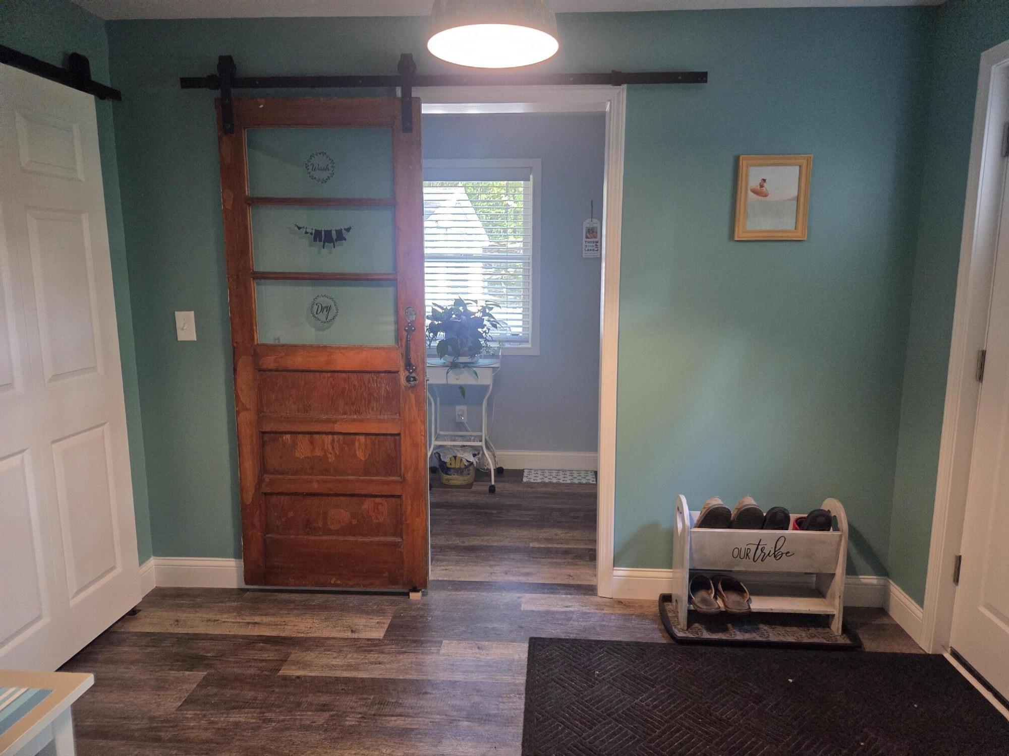 Image 3: Entrance - Foyer