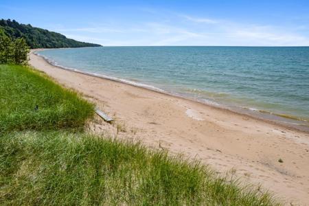 3595 N Lake Shore Drive