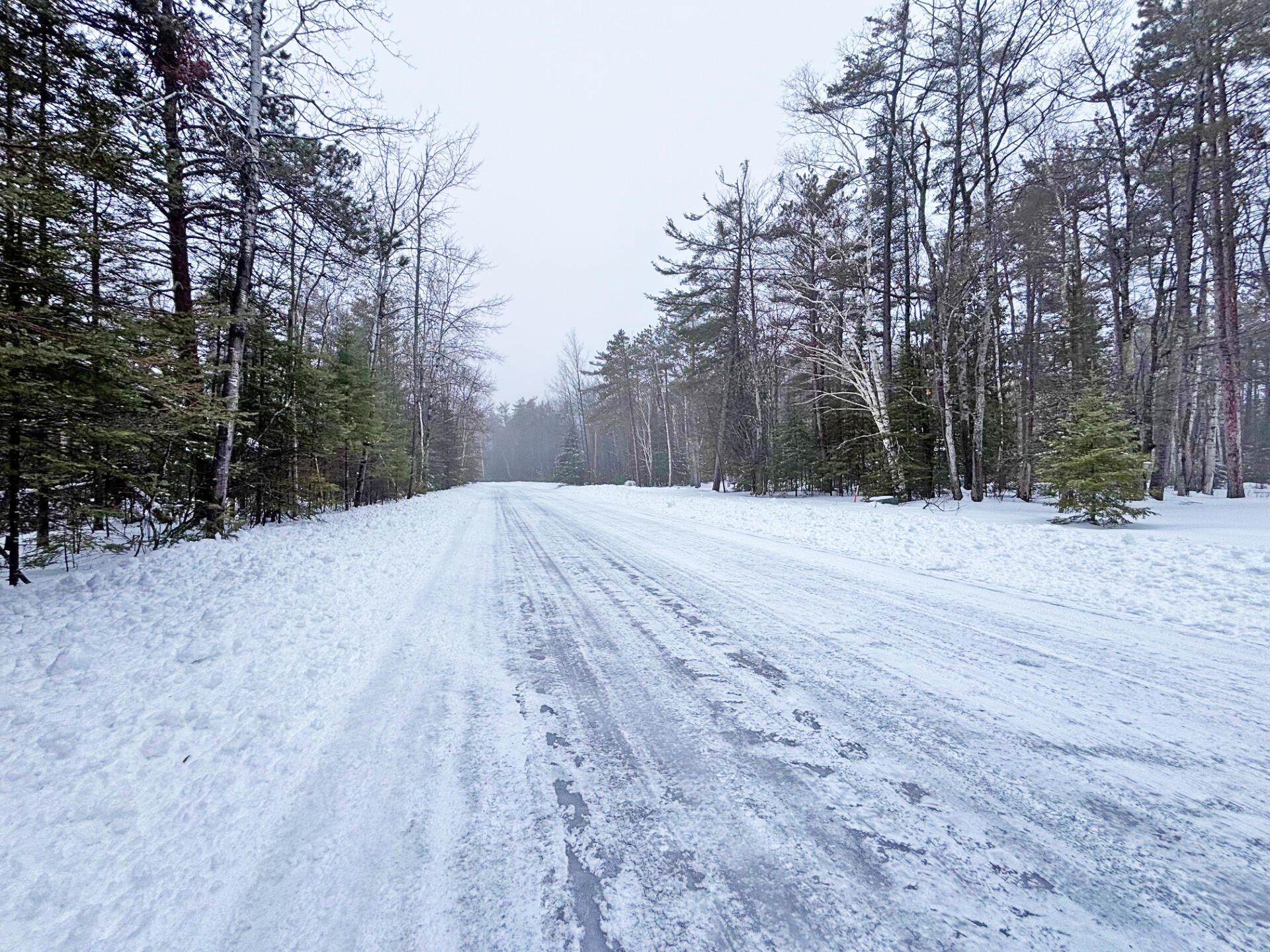 Image 3: Lakehurst Drive North