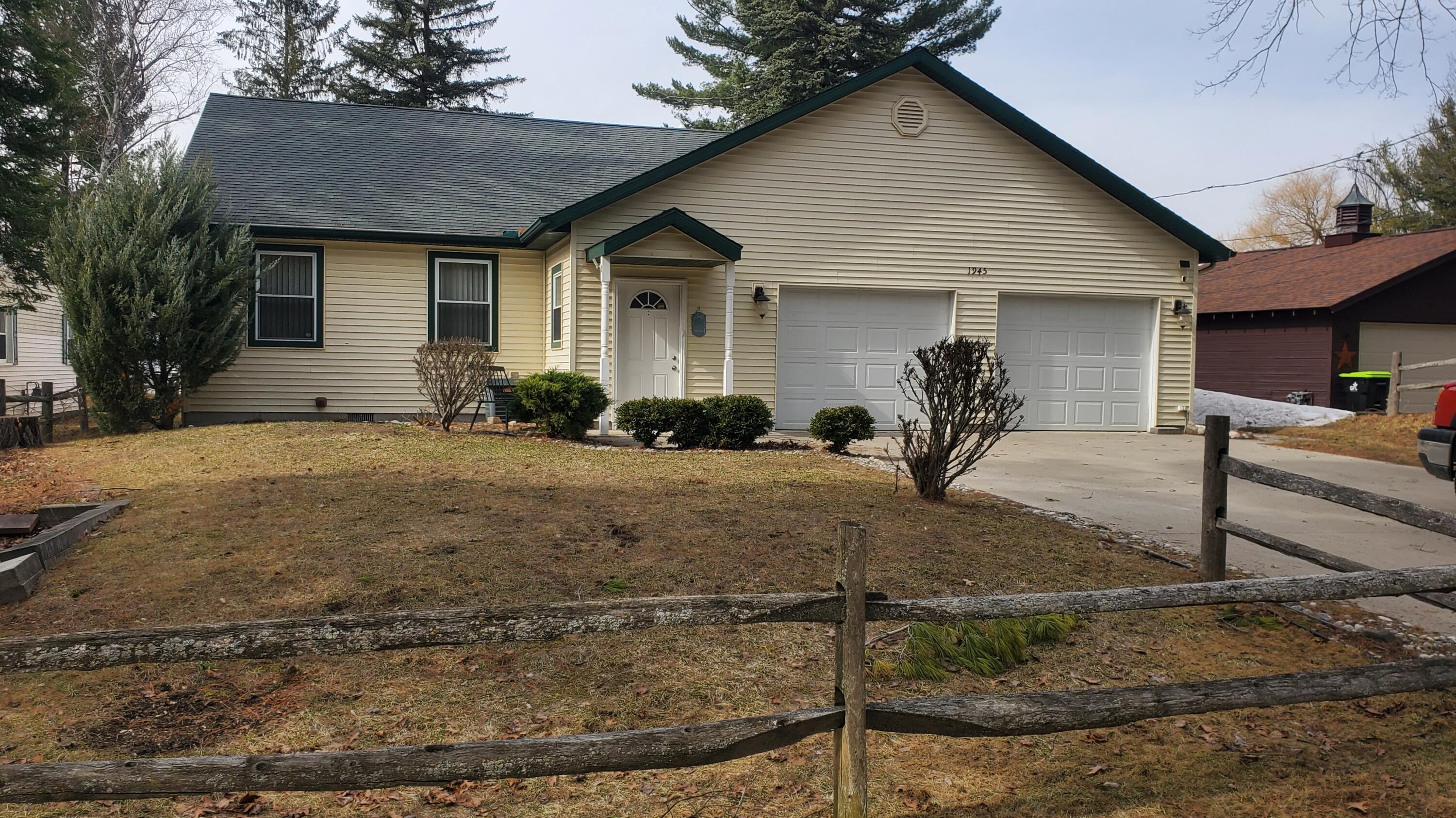 Image 4: back yard
