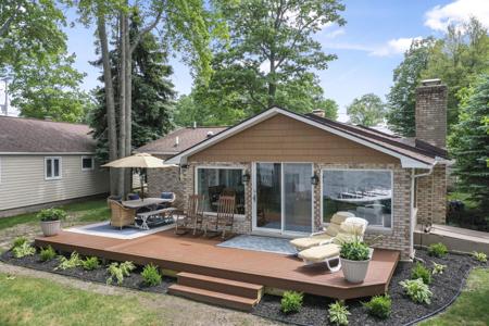 802 Houghton View Drive